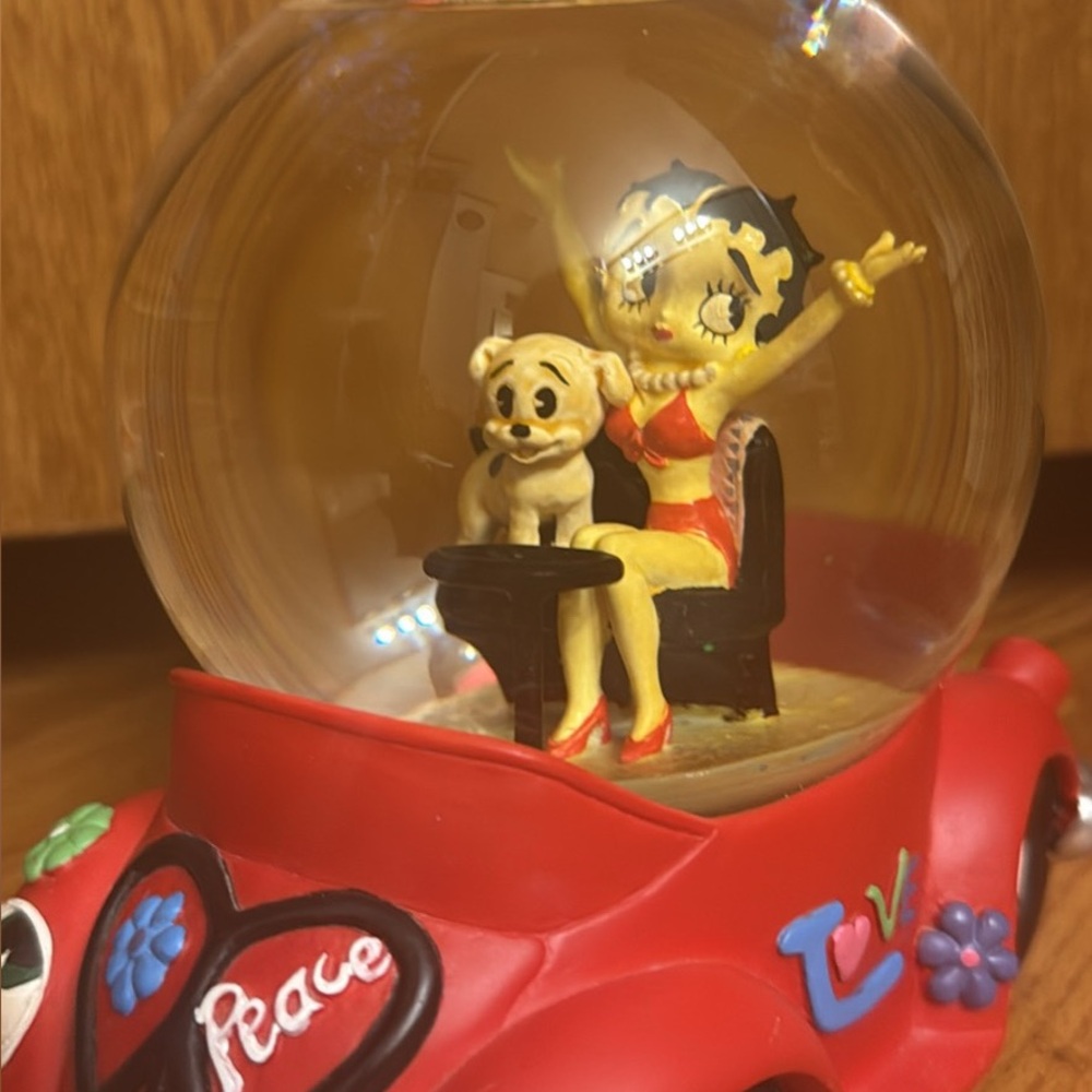 Betty Boop Red and Yellow Snow Globe